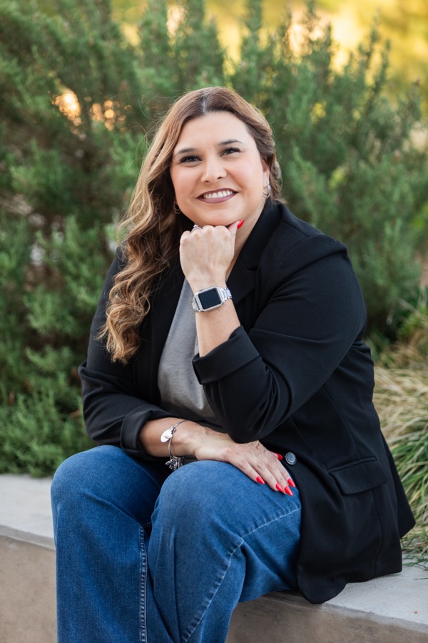 Seleste, Payroll and Financial Manager